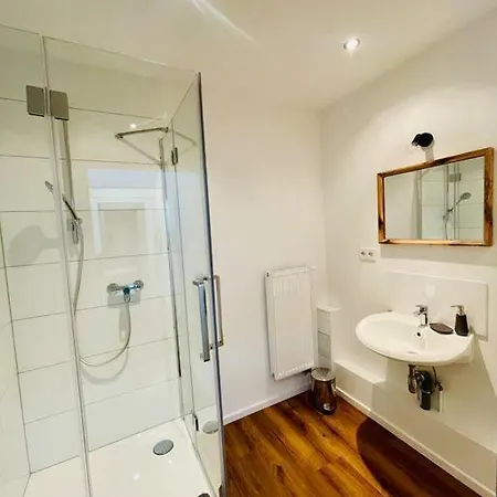 Zentrales Mit Grosser Terrasse *