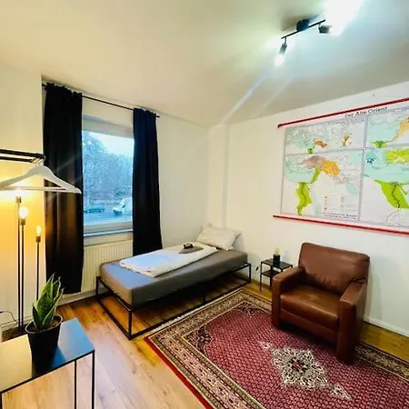 Zentrales Mit Grosser Terrasse